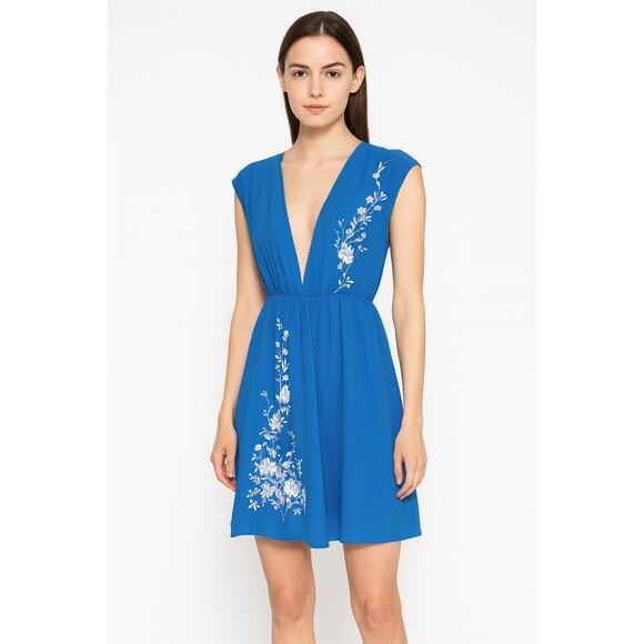Yumi Kim V-Neck Mini Dress Embroidered Blue White XS Soft Femme Oriental Floral - Picture 1 of 6